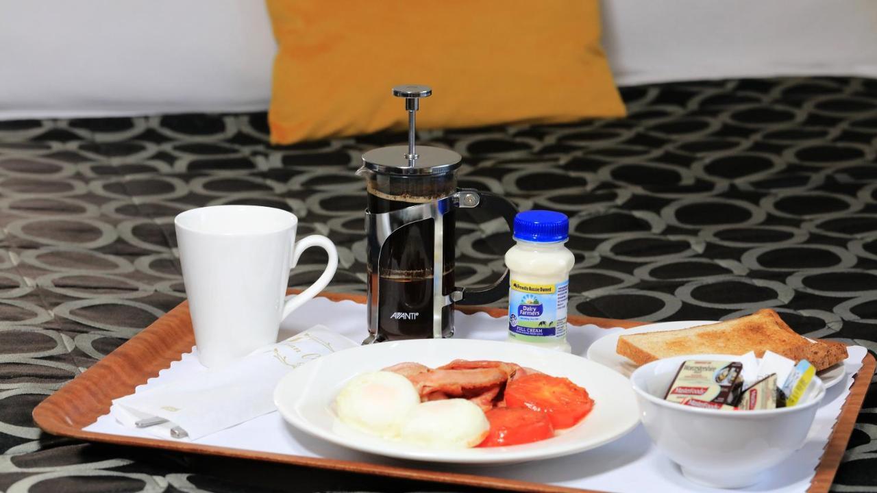 Forest Lodge Motor Inn & Restaurant 더보 외부 사진